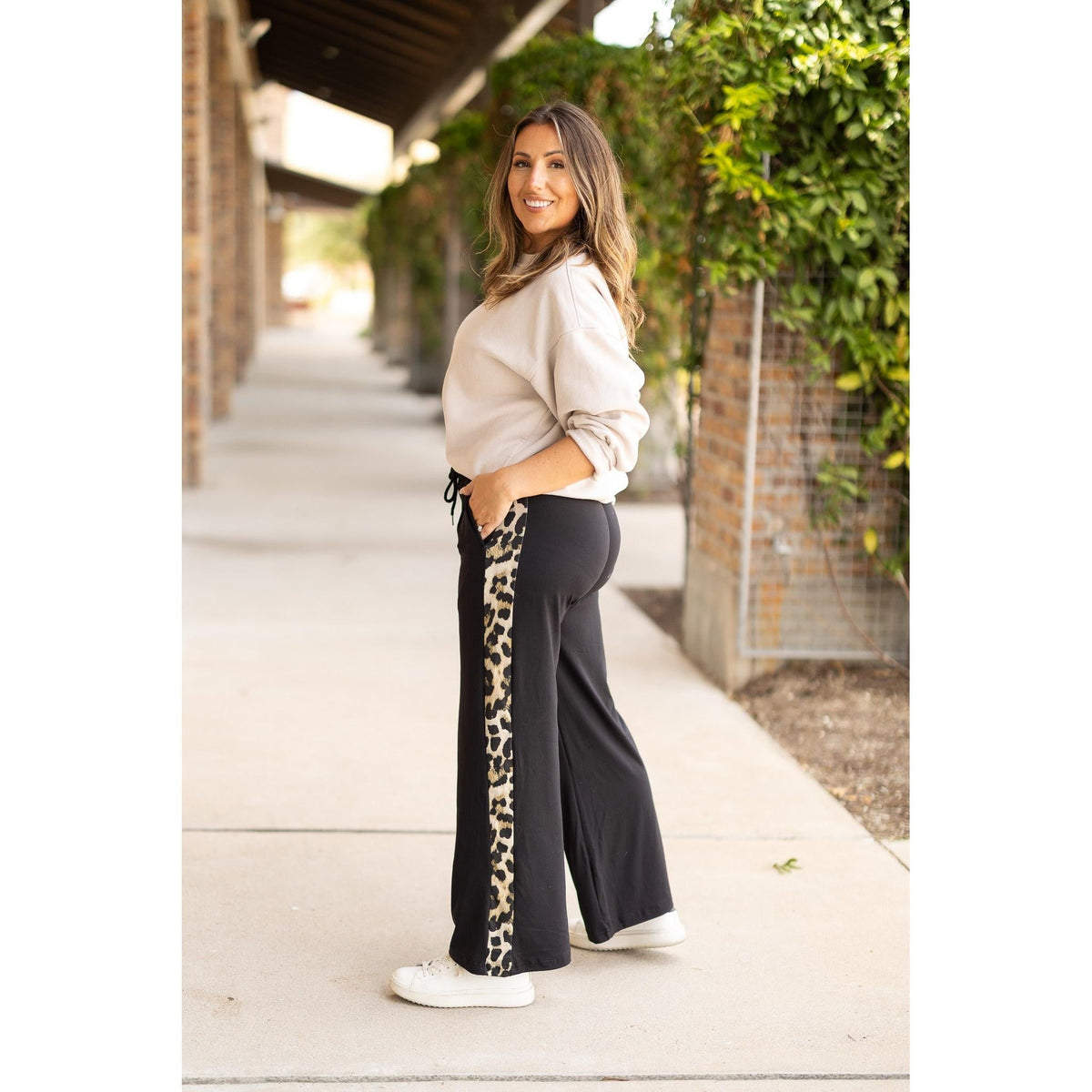 Women’s buttery soft leopard panel lounge pants with pockets