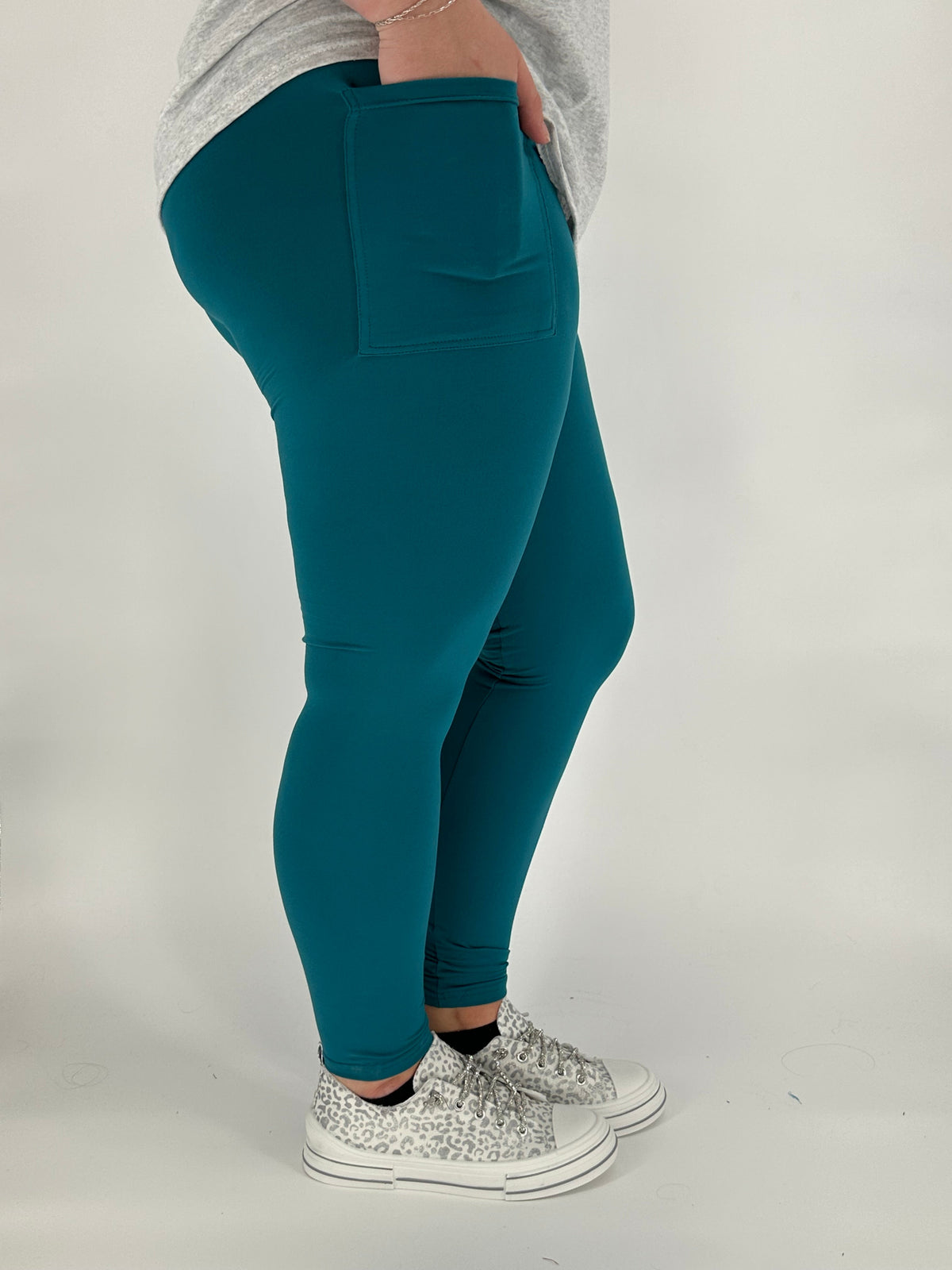 Teal Leggings/Capri w/ Pockets!