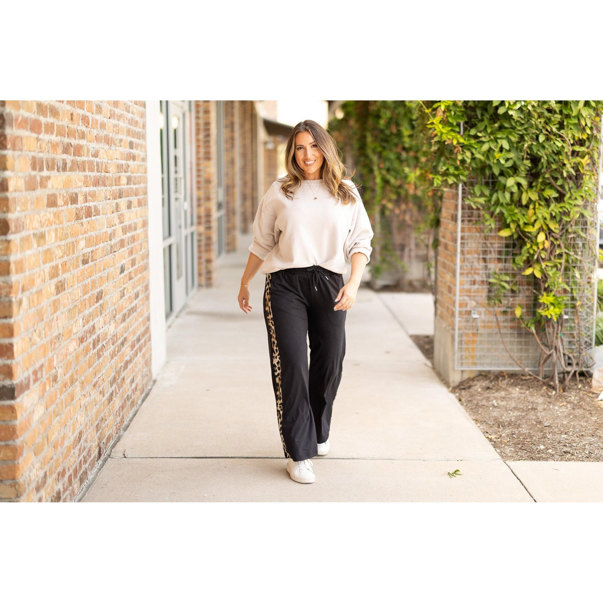 Women’s buttery soft leopard panel lounge pants with pockets