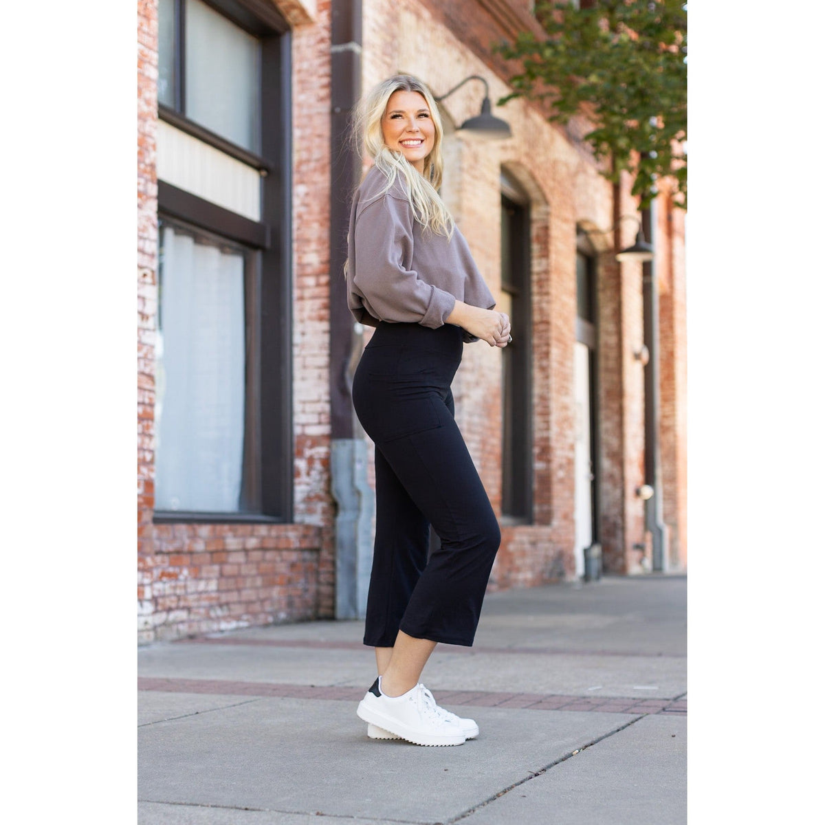 Ready to Ship | The Delilah - Kick Flare Leggings with Pockets - Round 2
