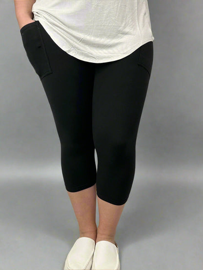 Black Capri w/ Pockets *RTS