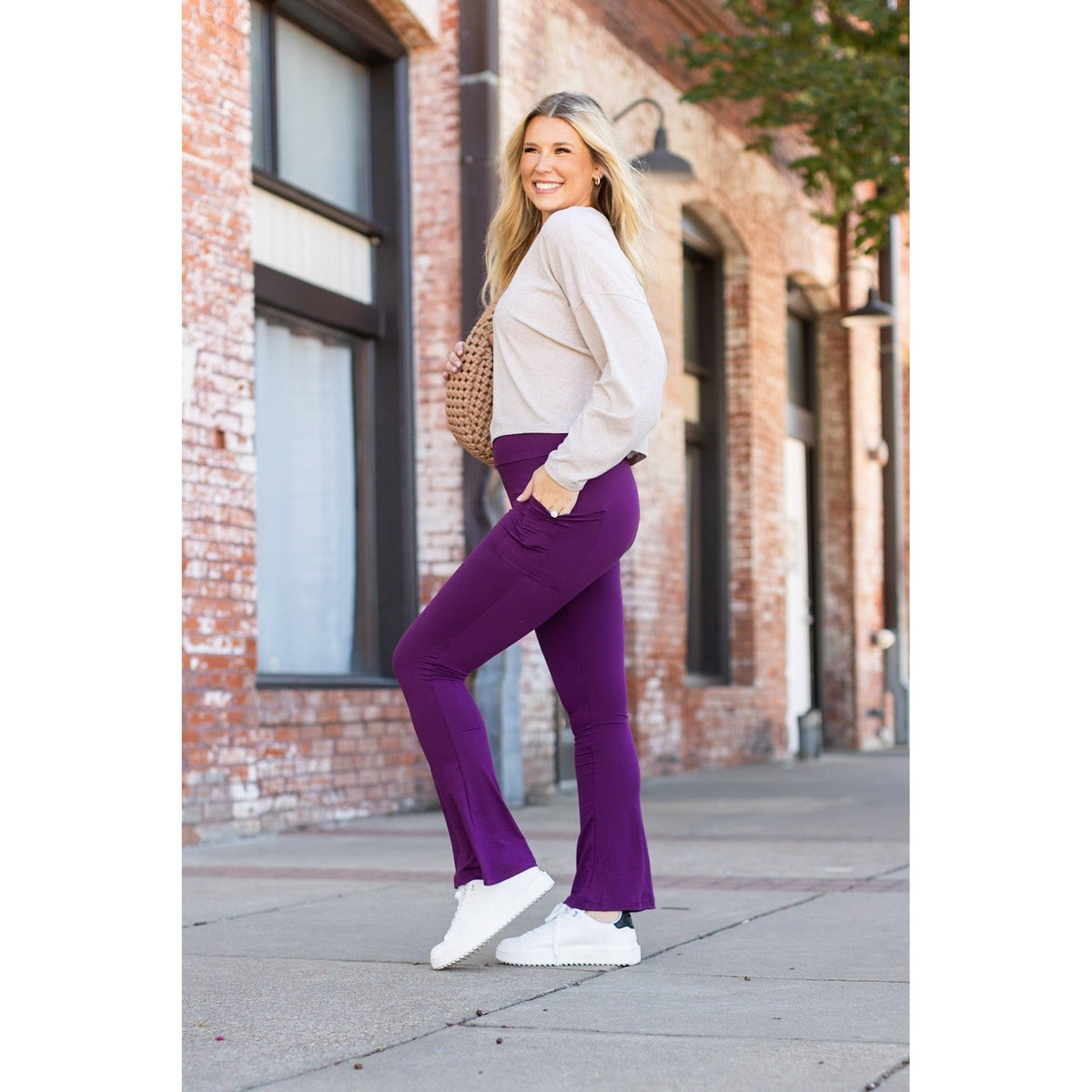 Purple flare yoga pants by Julia Rose
Stretchy high waist purple leggings with pockets and flared leg