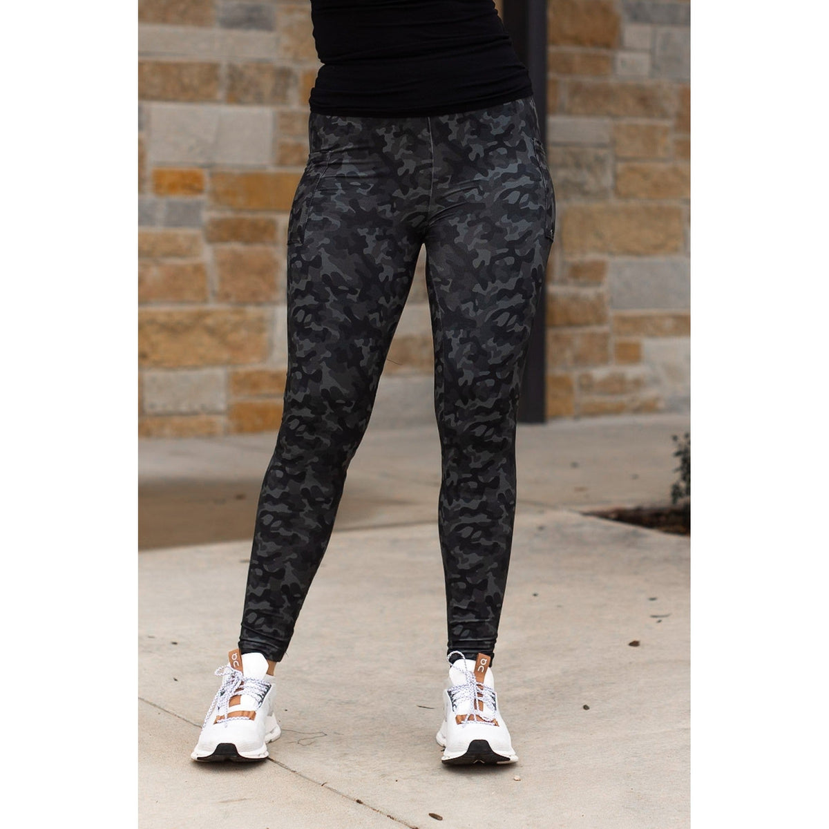 Julia Rose army camo full-length leggings, Women wearing army camo leggings high waisted