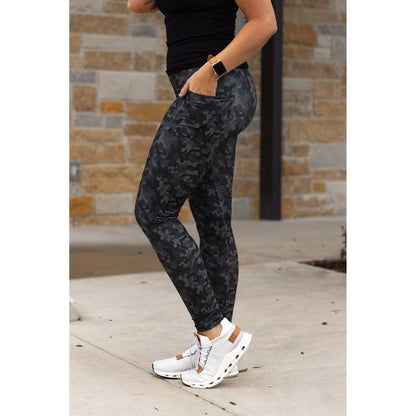 Julia Rose army camo full-length leggings, Women wearing army camo leggings high waisted