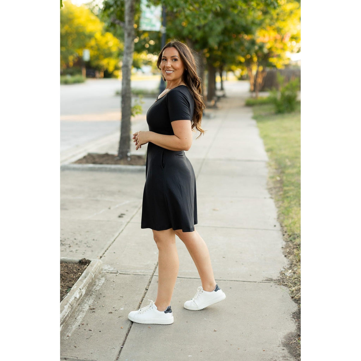 Julia Rose Dakota Dress women’s boutique midi dress front view, Woman wearing Julia Rose Dakota Dress casual everyday outfit