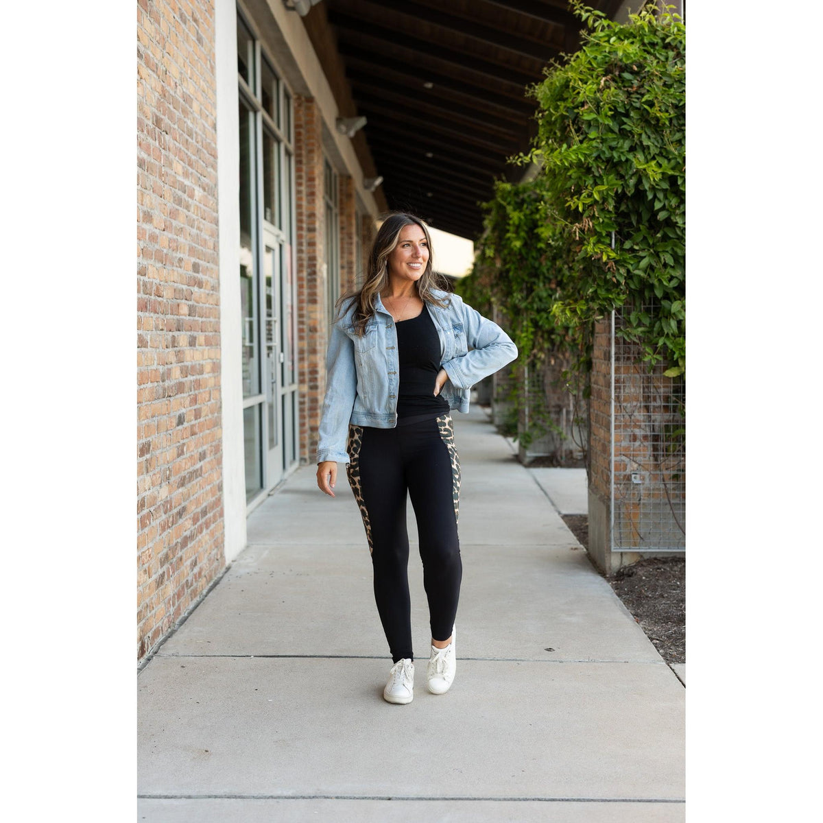 Stylish leopard print panel leggings for everyday wear