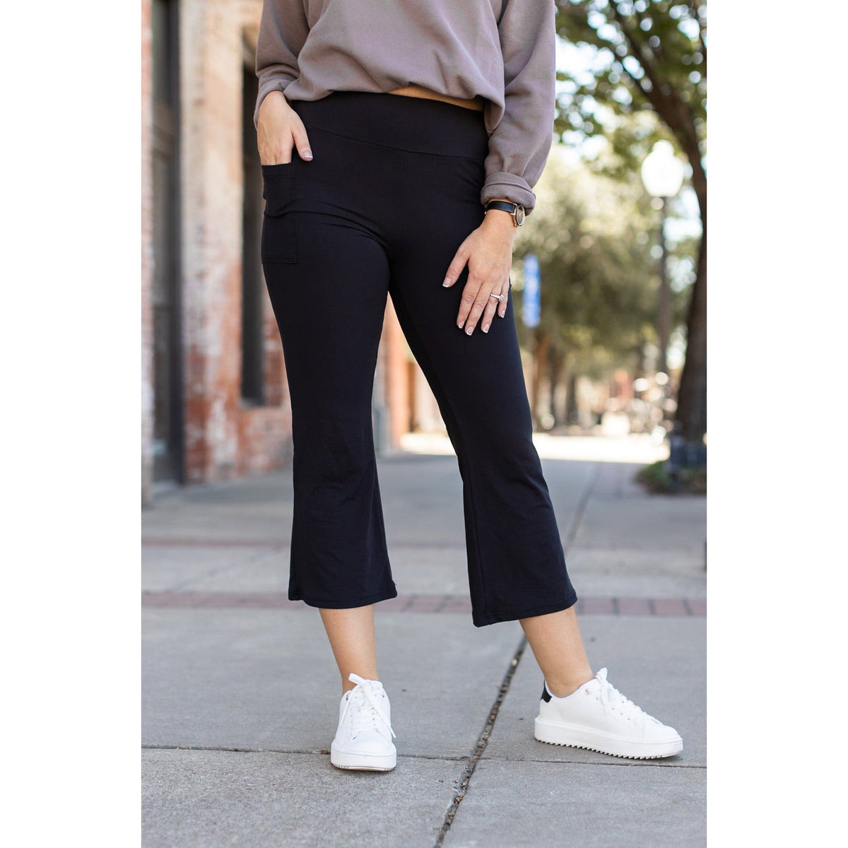 Ready to Ship | The Delilah - Kick Flare Leggings with Pockets - Round 2