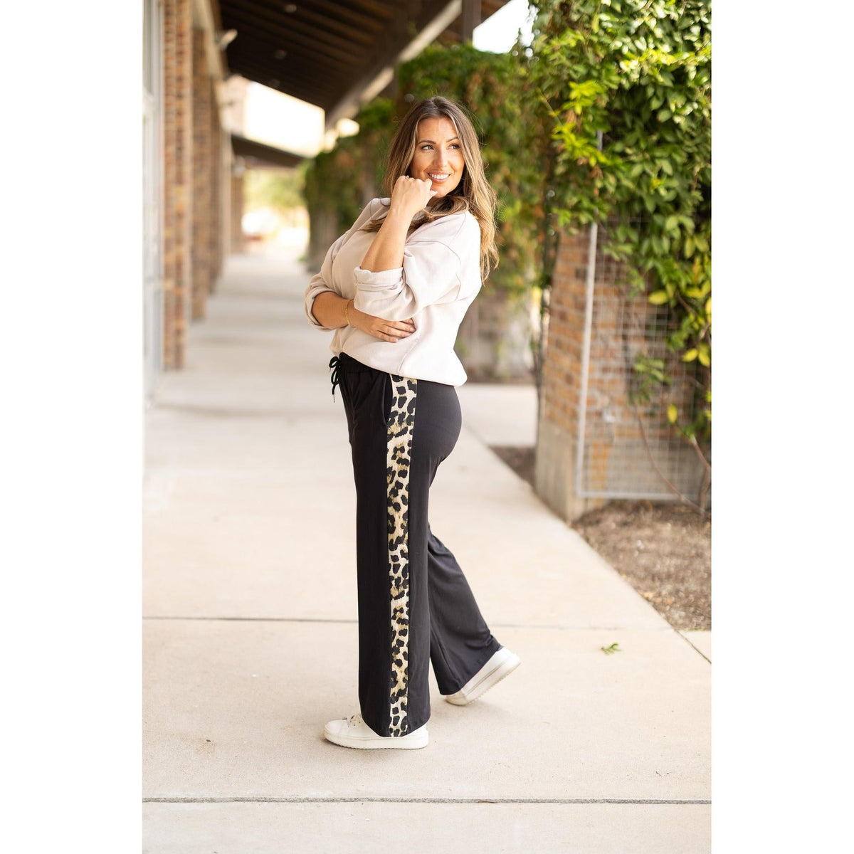 Women’s buttery soft leopard panel lounge pants with pockets