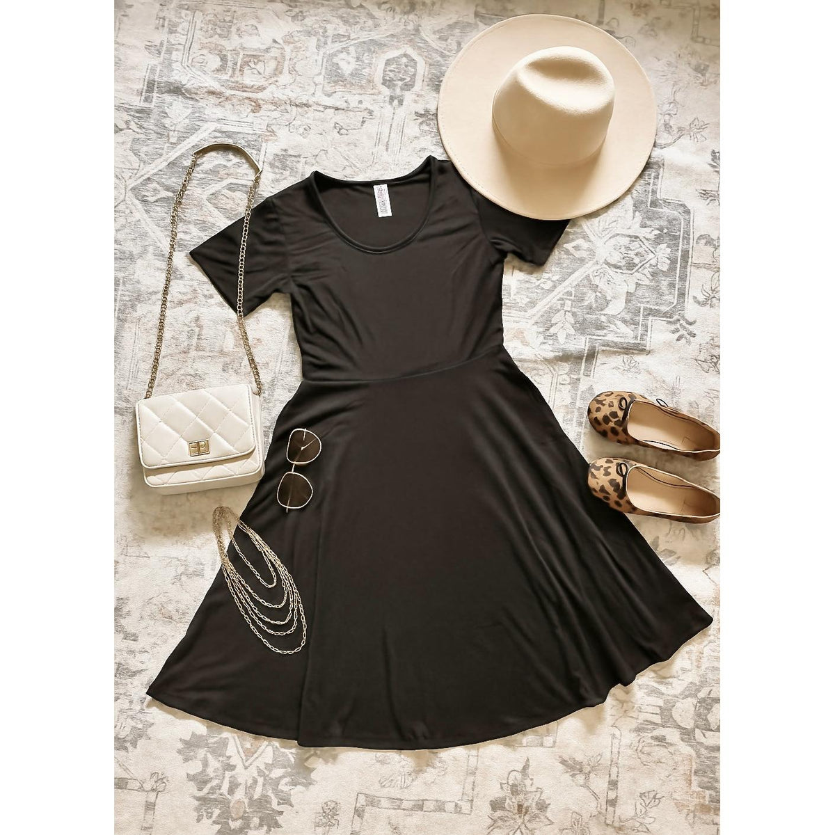 Julia Rose Dakota Dress women’s boutique midi dress front view, Woman wearing Julia Rose Dakota Dress casual everyday outfit